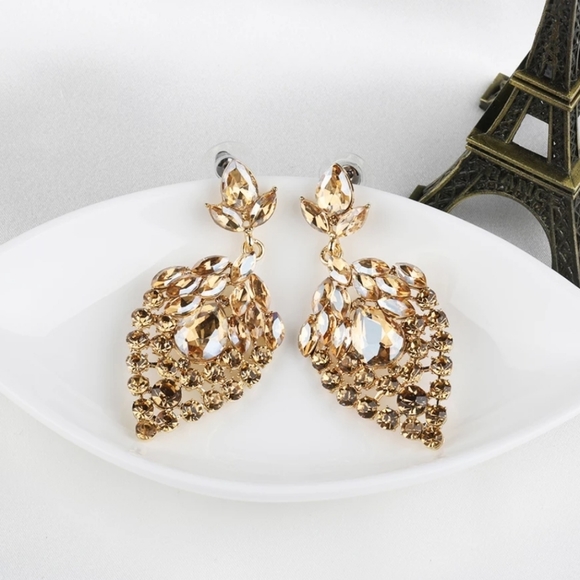 🌼Rhinestone Earrings 🌼 - Picture 3 of 6